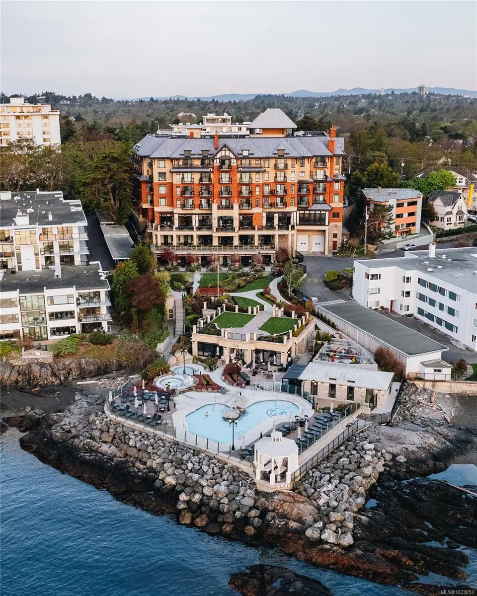 1175 Beach Dr # 505, Oak Bay BC V8S 2N2