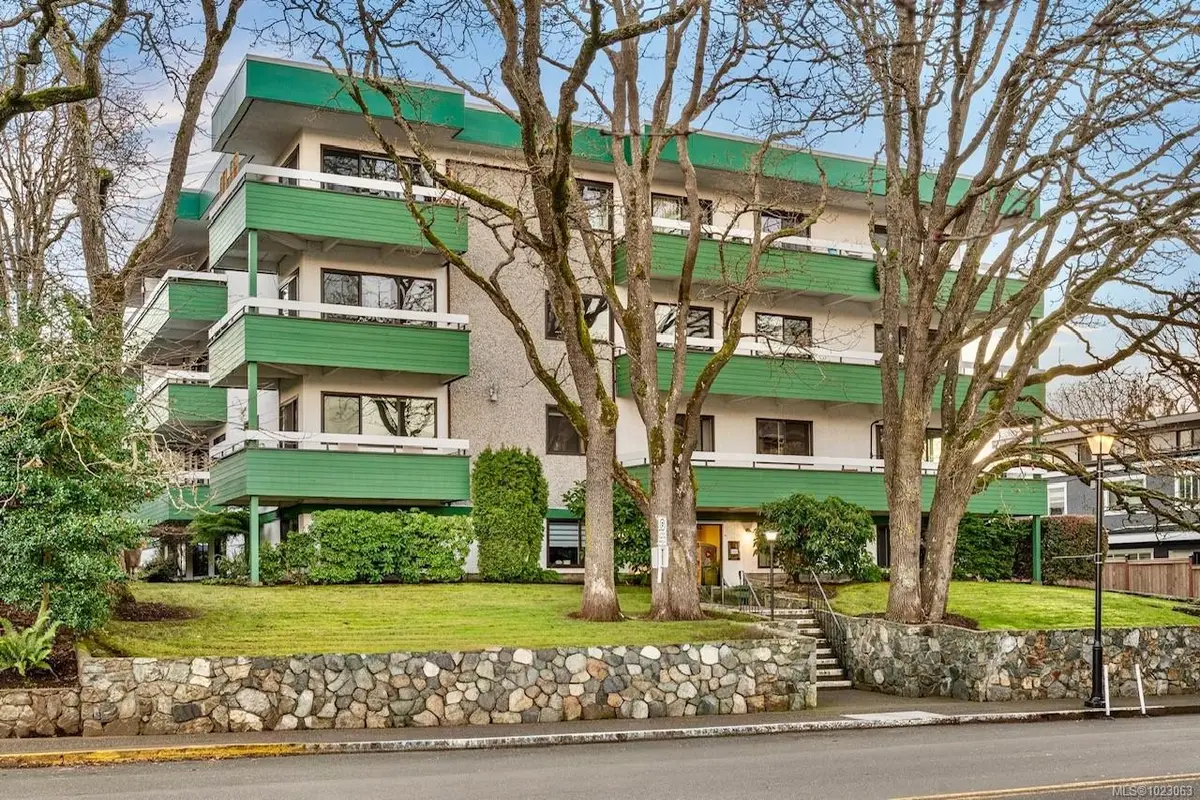 2095 Oak Bay Ave #303, Oak Bay BC V8R 1E6