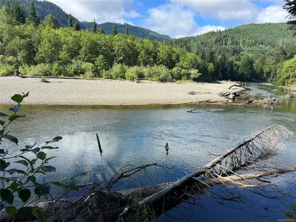 1845 Stowe Creek Rd, Sayward BC V0P 1R0