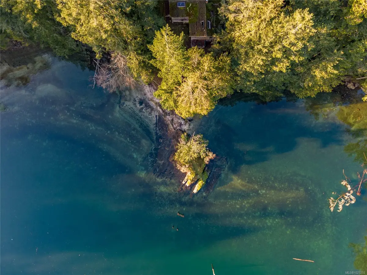 5734 Canal Rd, Pender Island BC V0N 2M1