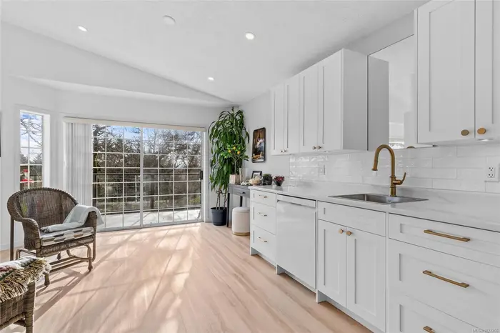 901 Kentwood Lane # 19, Saanich BC V8Y 2Y6 - 4 bed, 3.0 bath in Saanich