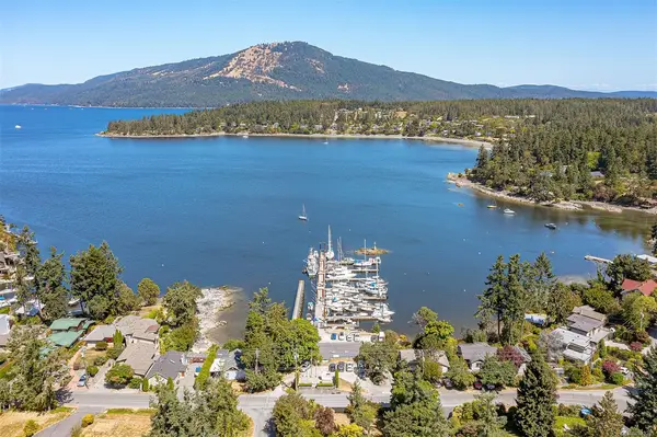 10915 Deep Cove Rd, North Saanich BC V8L 5P9