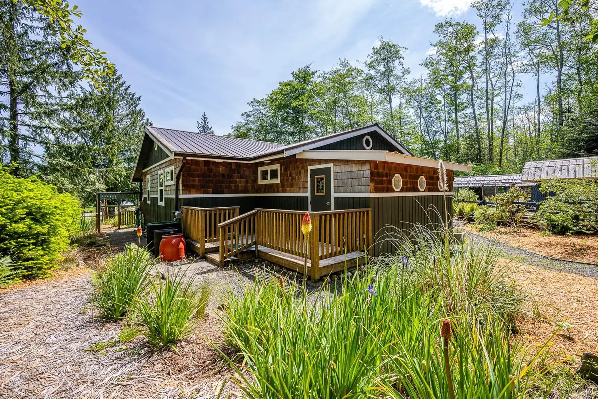1415 Baikie Rd, Denman Island BC V0R 1T0