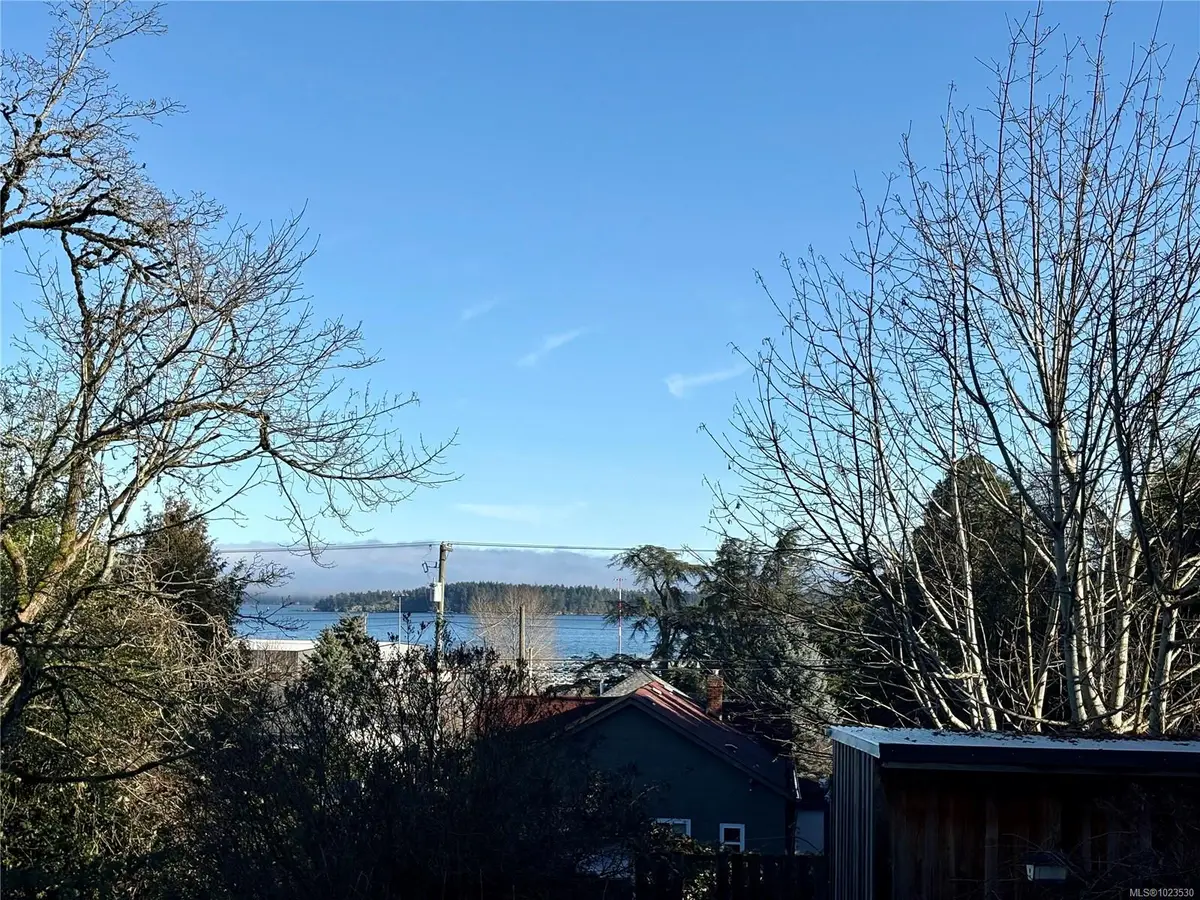 115 Haliburton St, Nanaimo BC V9R 4V9