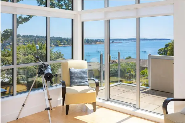 2597 Vista Bay Rd, Saanich BC V8P 3G1 - 4 bed, 4.0 bath in Saanich