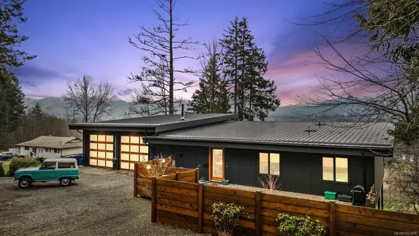 4721 Island Hwy, Courtenay BC V9N 5Y5 - 3 bed, 2 bath in Courtenay