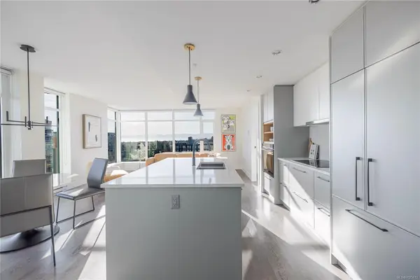 960 Yates St # 702, Victoria BC V8V 3M3 - 2 bed, 2.0 bath in Victoria