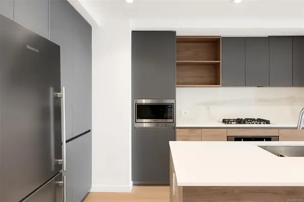 363 Tyee Rd # 207, Victoria BC V9A 0B5 - 2 bed, 2.0 bath in Victoria