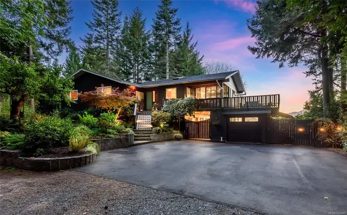 1165 Glen Urquhart Dr, Courtenay BC V9N 3Y3 - 4 bed, 3.0 bath in Courtenay