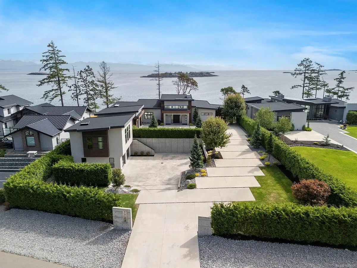1724 Oak Leaf Dr, Nanoose Bay BC V9P 9J4