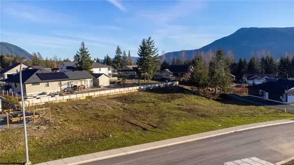 469 Winter Dr, Lake Cowichan BC V0R 2G1