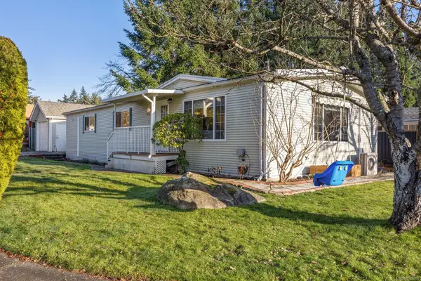 2153 Stadacona Dr, Comox BC V9M 3P9 - 3 bed, 2.0 bath in Comox