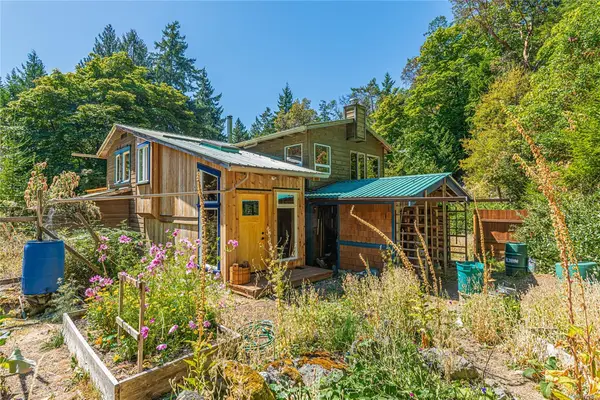 1252 Isabella Point Rd, Salt Spring BC V8K 2T9 - 2 bed, 1 bath in Salt Spring