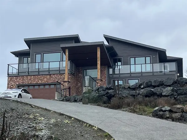 5055 Banning Crt, Nanaimo BC V9V 0A2 - 4 bed, 5 bath in Nanaimo