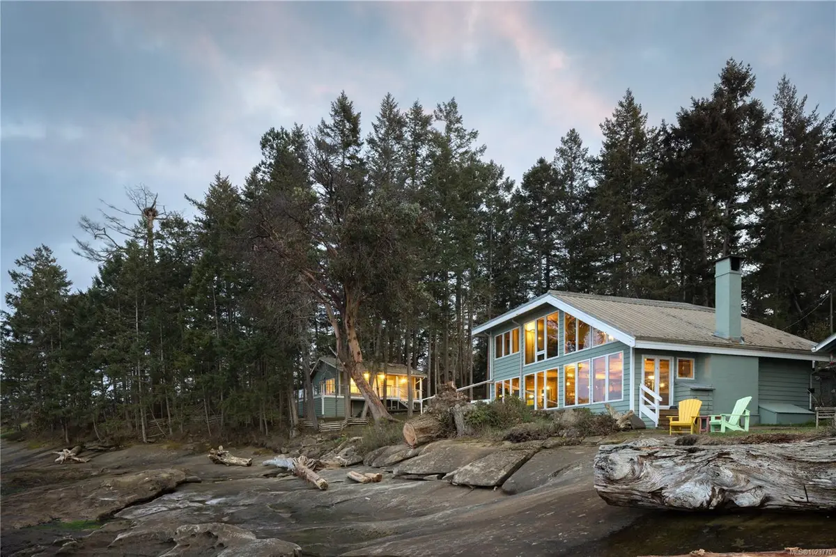 281 Bellhouse Rd, Galiano Island BC V0N 1P0