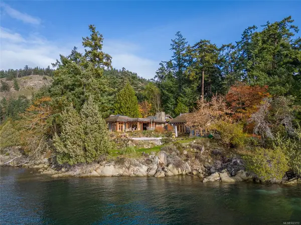 102 Trueworthy Rd, Saturna Island BC V0N 2Y0 - 4 bed, 4 bath in Saturna Island