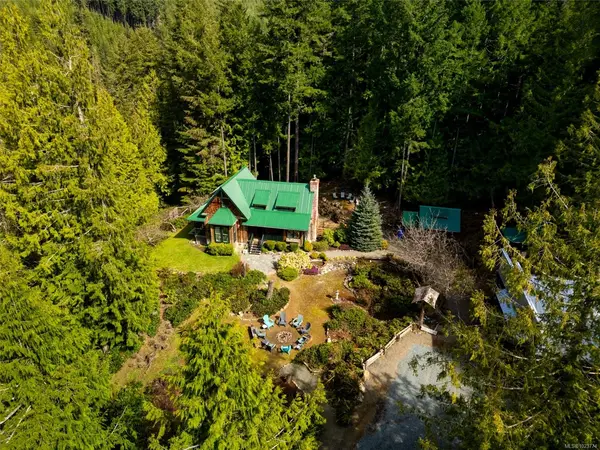 3003 Glen Eagles Rd, Shawnigan Lake BC V8H 2E4 - 6 bed, 4.0 bath in Shawnigan Lake