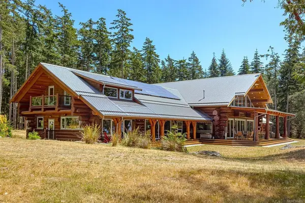 141 Mapleleaf Lane, Sidney Island BC V0N 2G0 - 7 bed, 2.0 bath in Sidney Island