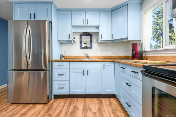 3216 Back Rd # 18, Comox BC V9M 4E2 - 3 bed, 3 bath in Comox