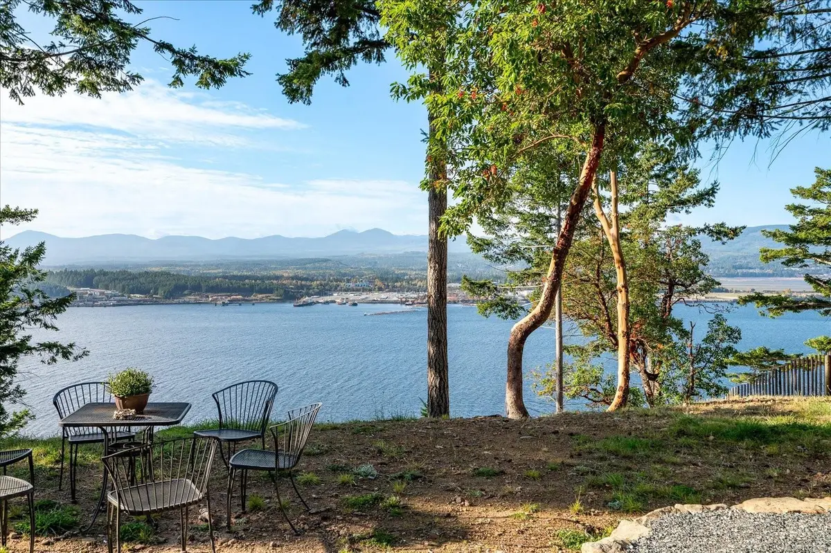 1306 Harrison Way, Gabriola Island BC V0R 1X2