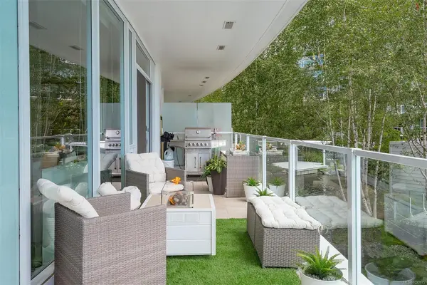 68 SONGHEES Rd # 216, Victoria BC V9A 0A3 - 2 bed, 2 bath in Victoria