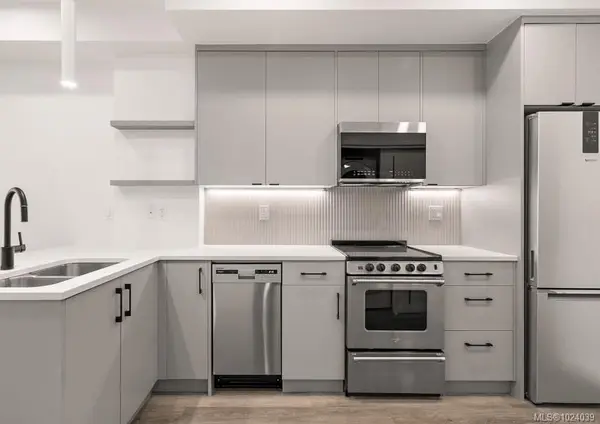 610 Lampson St # 408, Esquimalt BC V9A 0L4