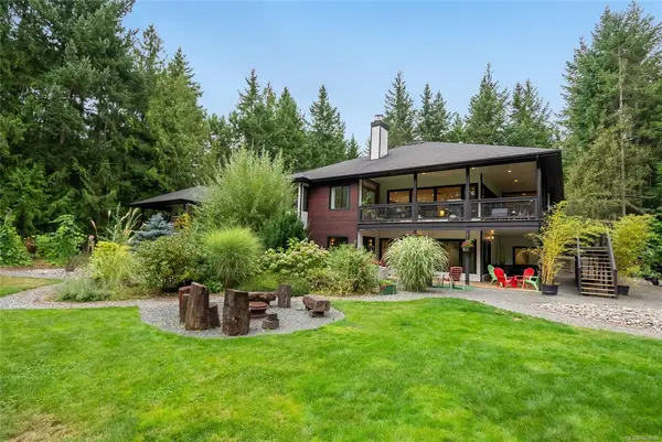 1875 Ashling Rd, Qualicum Beach BC V9K 2V1 - 6 bed, 6 bath in Qualicum Beach