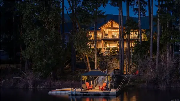 7342 Lakefront Pl, Lake Cowichan BC V0R 2G0 - 5 bed, 4 bath in Lake Cowichan