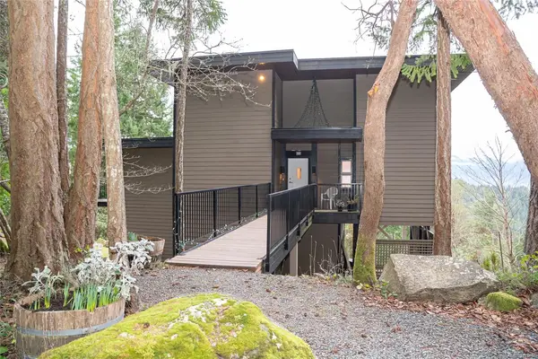165 Pilkey Point Rd, Thetis Island BC V0R 2Y0 - 2 bed, 3 bath in Thetis Island