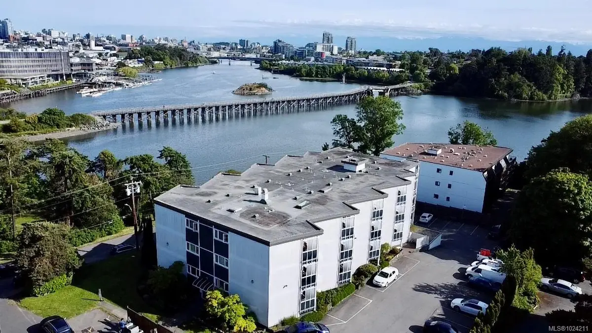 2930 Washington Ave #359, Victoria BC V9A 1P5