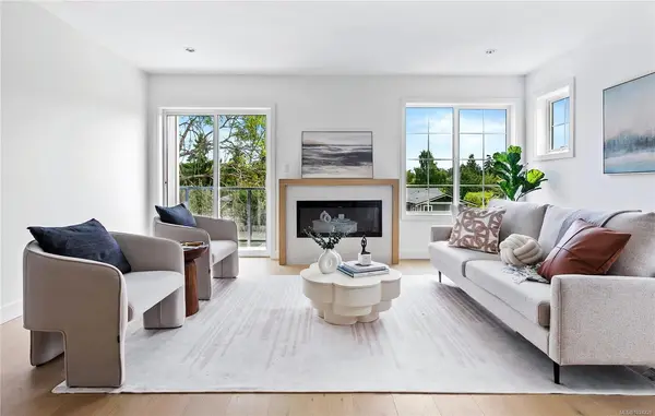 3907 Cedar Hill Rd # U8, Saanich BC V8P 3Z8 - 3 bed, 4 bath in Saanich