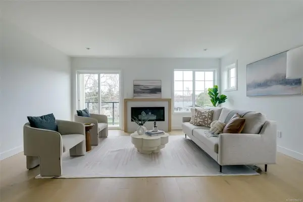 3907 Cedar Hill Rd # U12, Saanich BC V8P 3Z8 - 3 bed, 4 bath in Saanich