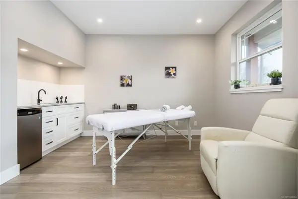 649 5th St, Courtenay BC V9N 1K5