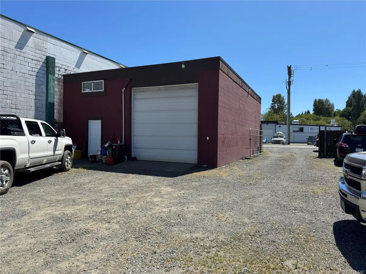 1620 14th Ave, Campbell River BC V9W 4H5