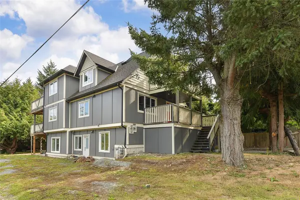 260 Plowright Rd, View Royal BC V9B 1P3 - 9 bed, 6 bath in View Royal