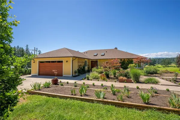 7000 Mays Rd, Duncan BC V9L 6A6 - 5 bed, 4 bath in Duncan