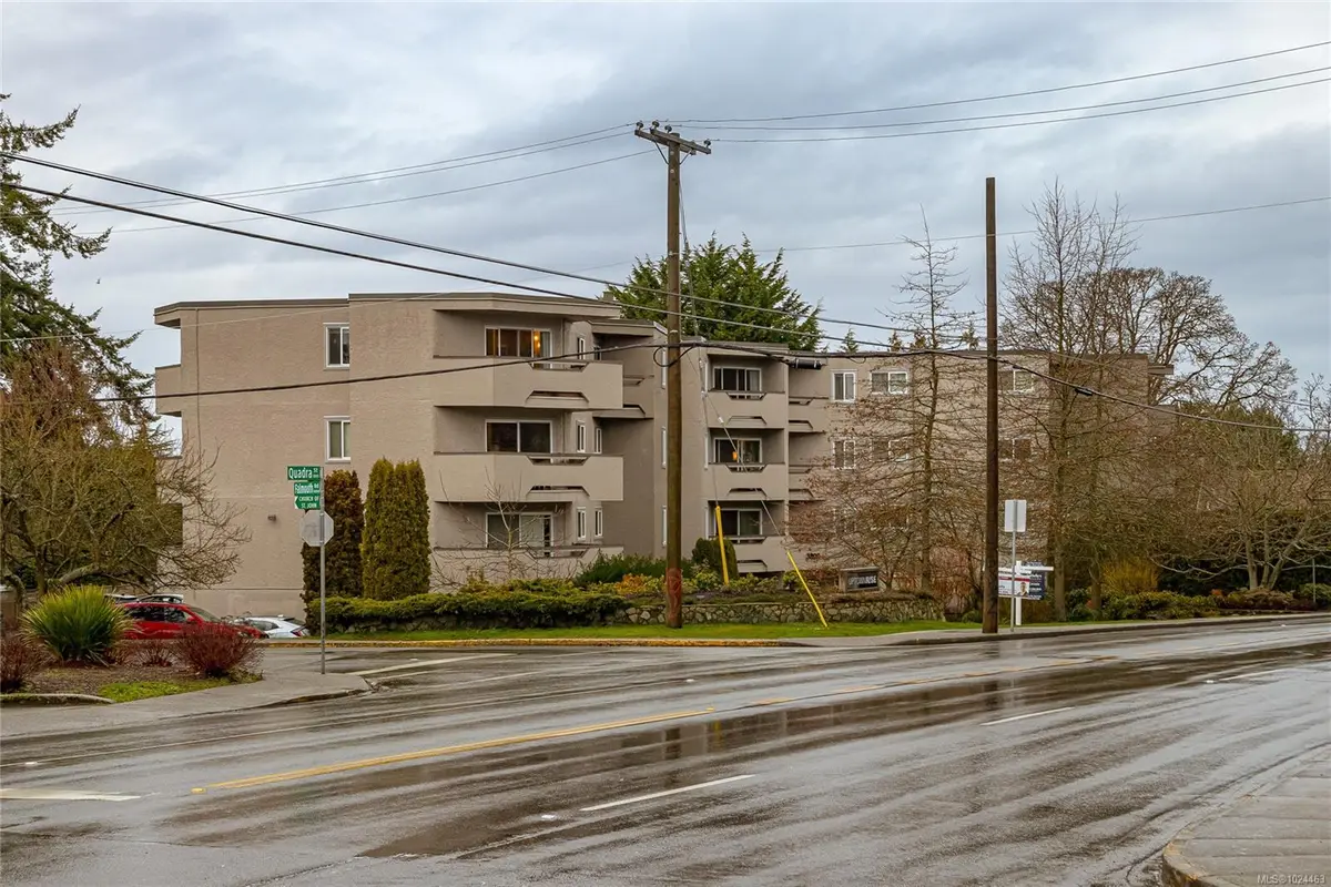 3800 Quadra St # 206, Saanich BC V8X 1H8
