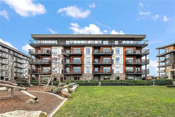 2500 Hackett Cres # 402, Central Saanich BC V8M 0C1 - 2 bed, 2 bath in Central Saanich