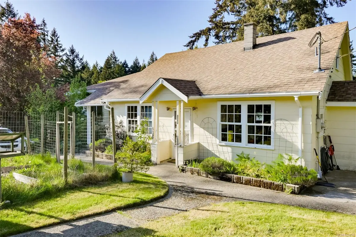 2035 Herd Rd, Duncan BC V9L 5W3