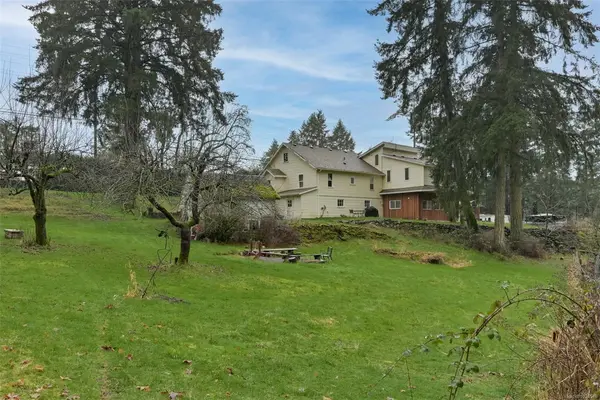 2035 Herd Rd, Duncan BC V9L 5W3 - 4 bed, 4 bath in Duncan