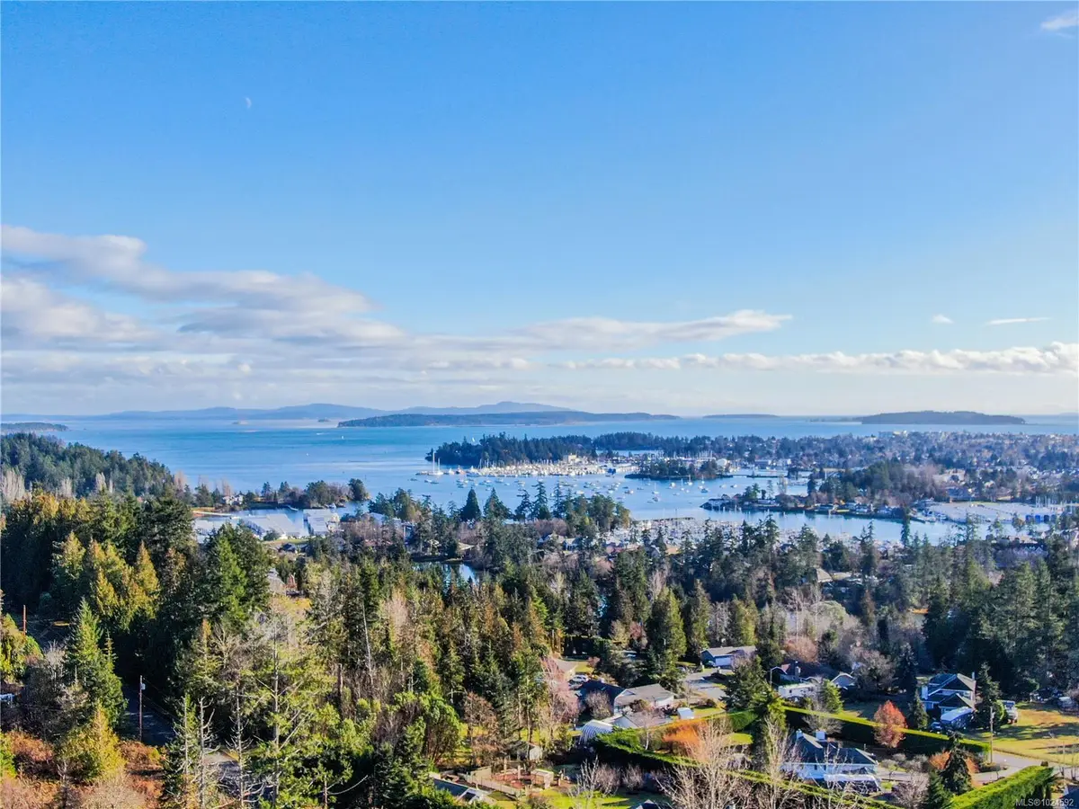 10880 Greenpark Dr, North Saanich BC V8L 5N5
