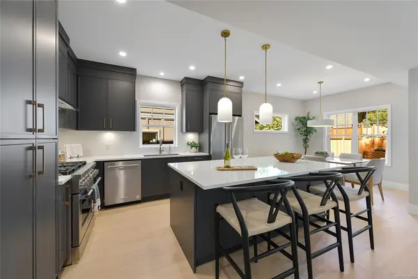 6983 Hagan Rd, Central Saanich BC V8M 1B3 - 4 bed, 4 bath in Central Saanich