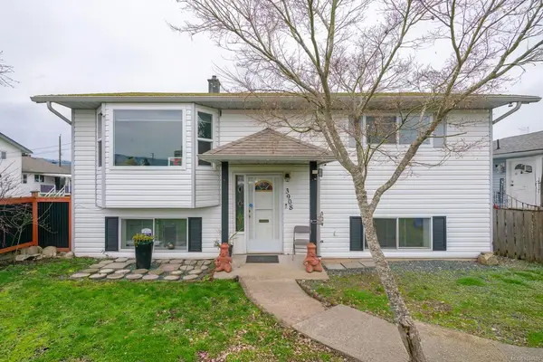 3908 8th Ave, Port Alberni BC V9Y 4S2 - 4 bed, 2 bath in Port Alberni