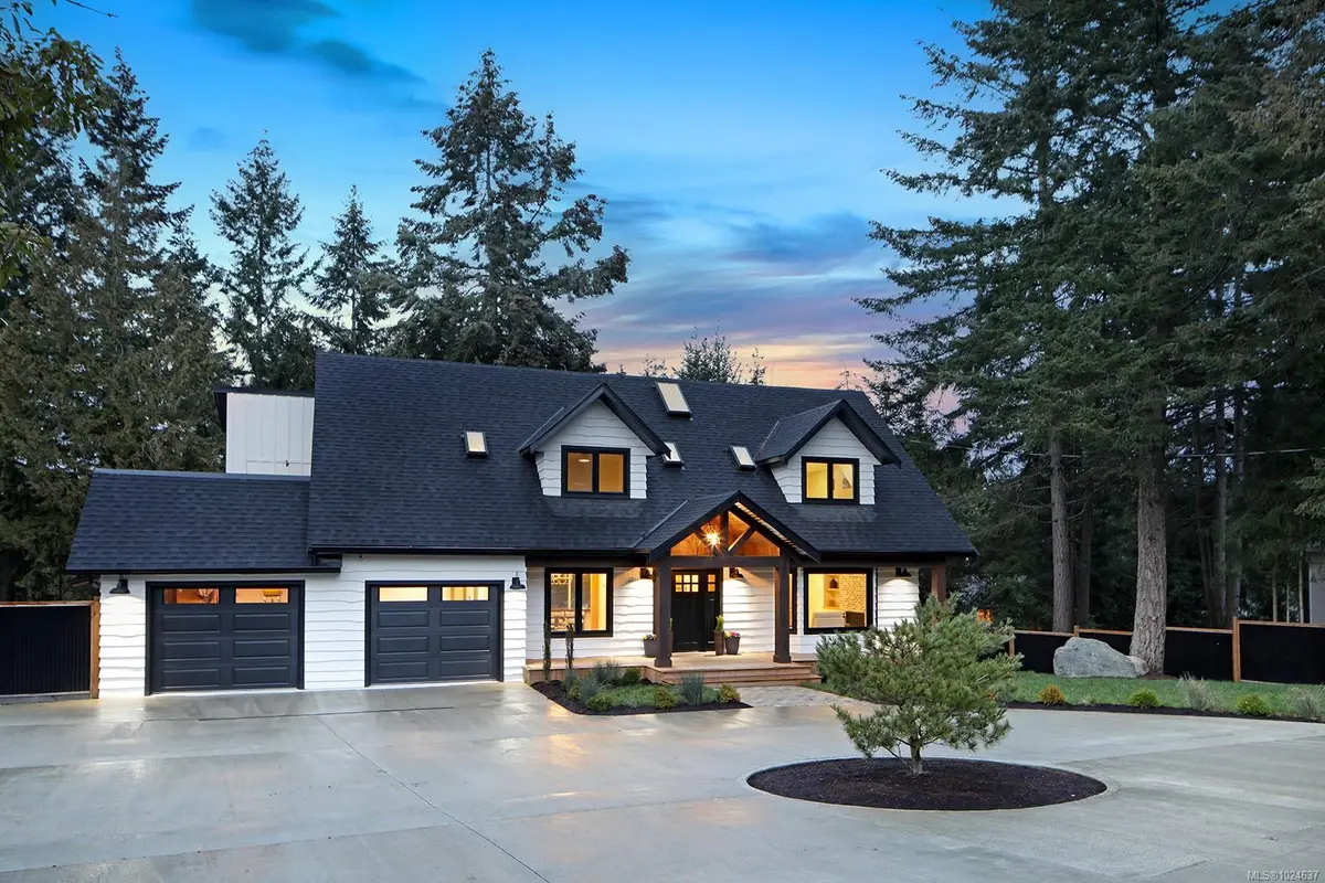 177 Sunningdale Rd E, Qualicum Beach BC V9K 1L1