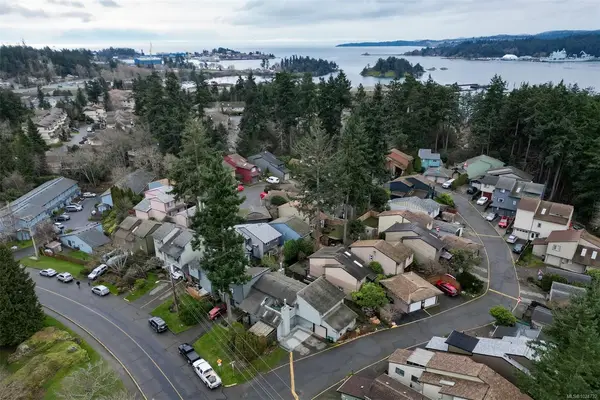 1506 Glentana Rd # A, View Royal BC V9A 7A1 - 3 bed, 2 bath in View Royal