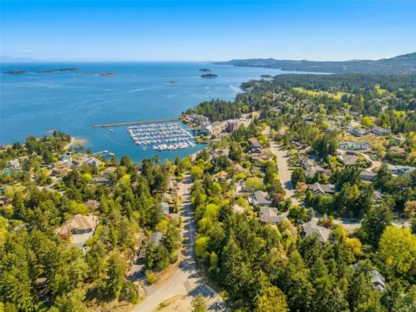 3419 Redden Rd, Nanoose Bay BC V9P 9H4