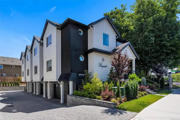 10145 Fifth St # 4, Sidney BC V8L 2X8