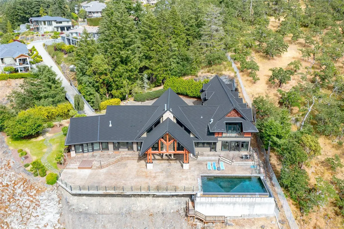 6222 Lower Chippewa Rd #1, Duncan BC V9L 5P8