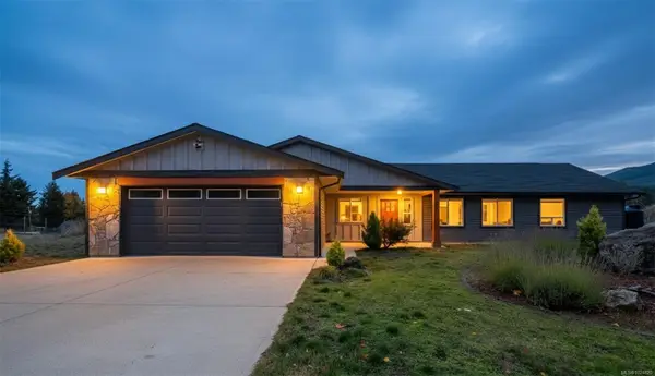 1700 Warn Way, Qualicum Beach BC V9K 2S3 - 3 bed, 3 bath in Qualicum Beach