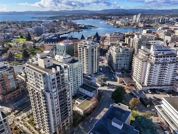 751 Fairfield Rd # 405, Victoria BC V8T 1C8 - 2 bed, 1 bath in Victoria